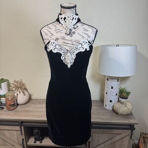 VTG Gunne Sax Black Velvet Lace/Pearl Applique High Neck Halter Mini Dress 9/10
